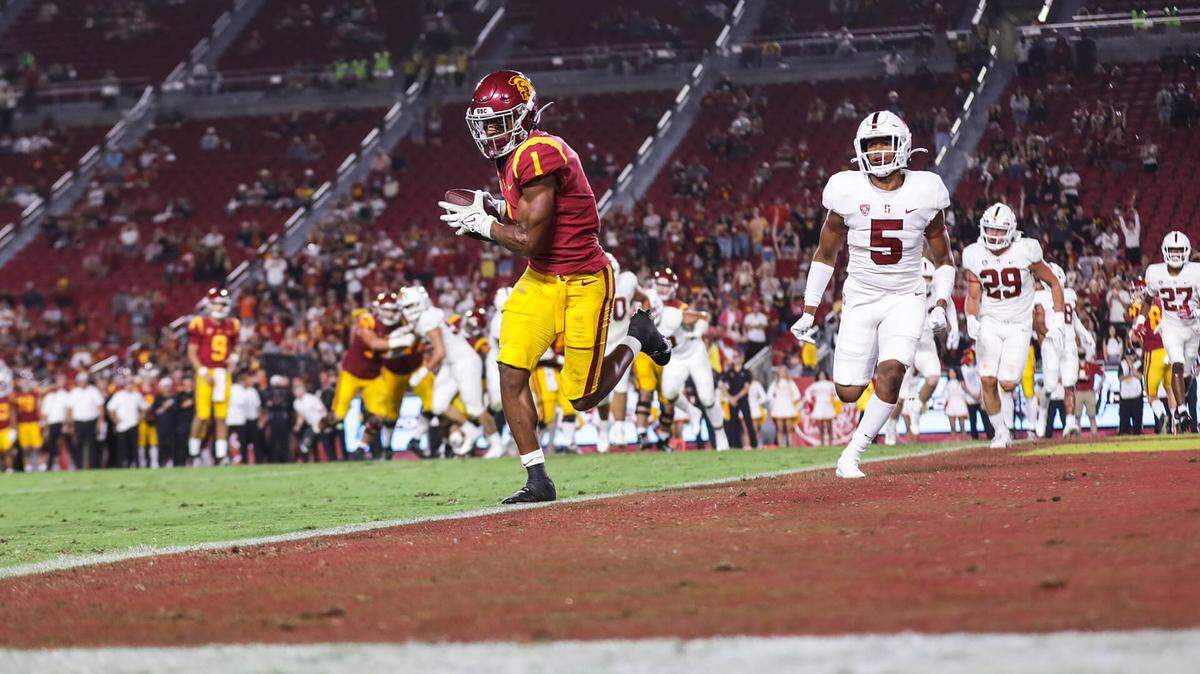 Former Southern Cal receiver Gary Bryant, one of the top receivers in the transfer portal, will visit UM on Friday before moving on to Texas A&M on Sunday, according to 247 Sports.