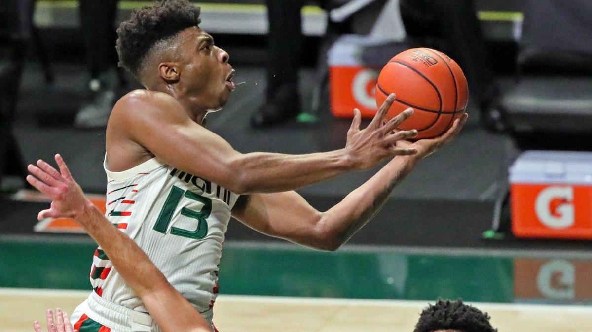 Miami Hurricanes freshman guard Earl Timberlake (13), shown during his UM debut against Jacksonville on Dec. 19, 2000, announced he will be transferring.