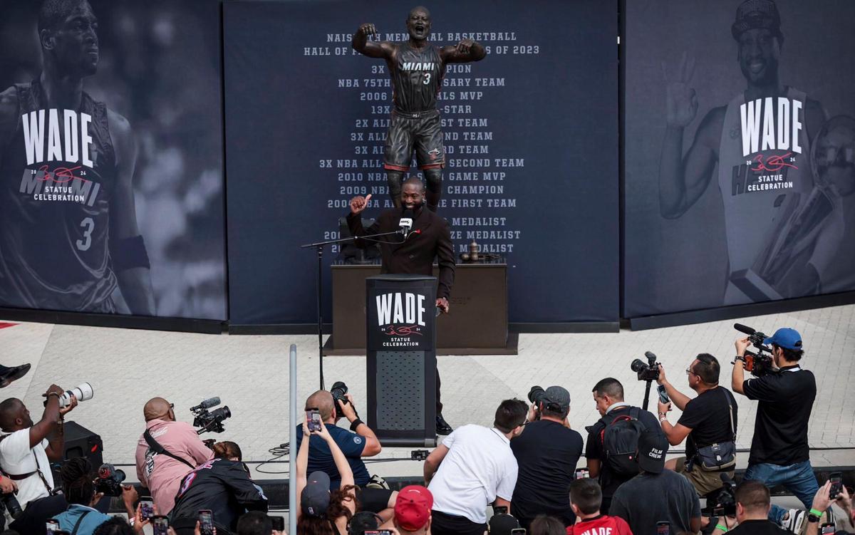 Dwyane Wade’s statue was unveiled during a ceremony on Sunday at 5 p.m. in front of Kaseya Center.