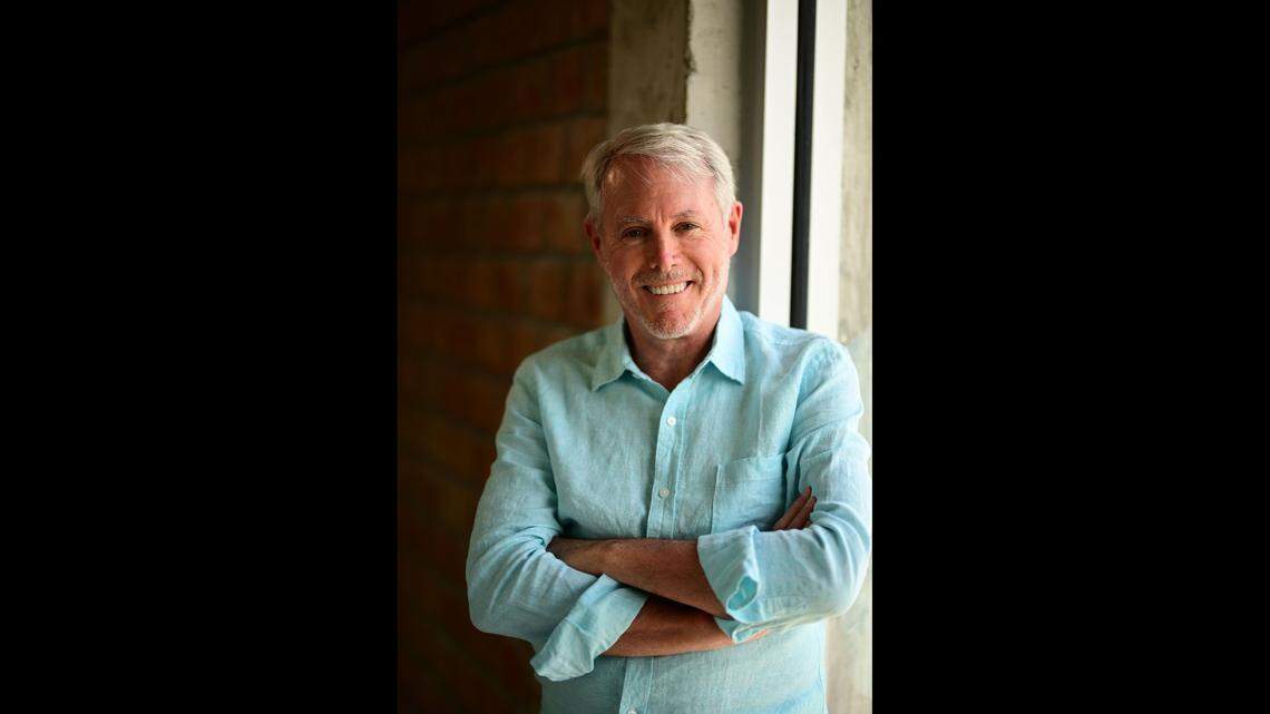 Bill Harris, who served as an early CEO of PayPal is moving to Miami to launch a global digital bank.