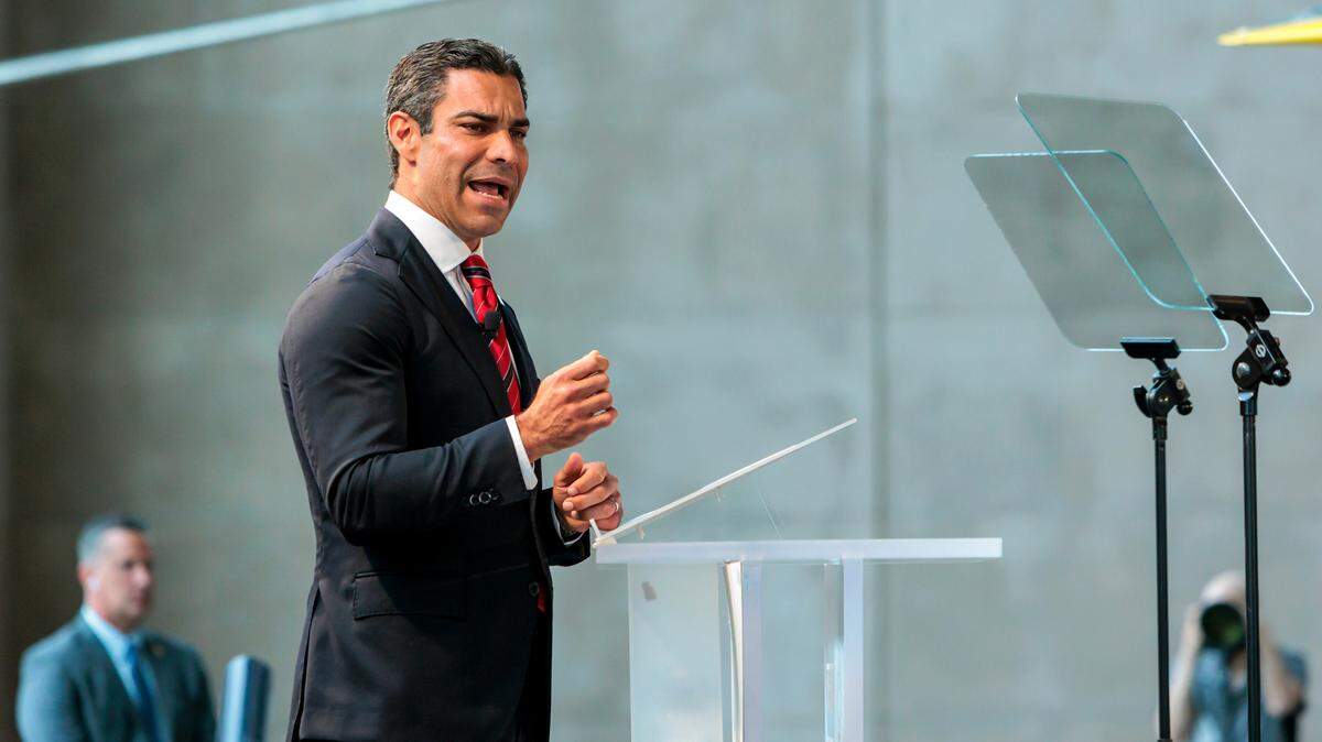 Mayor Francis Suarez worked to draft new law with developer who later paid him $170K
