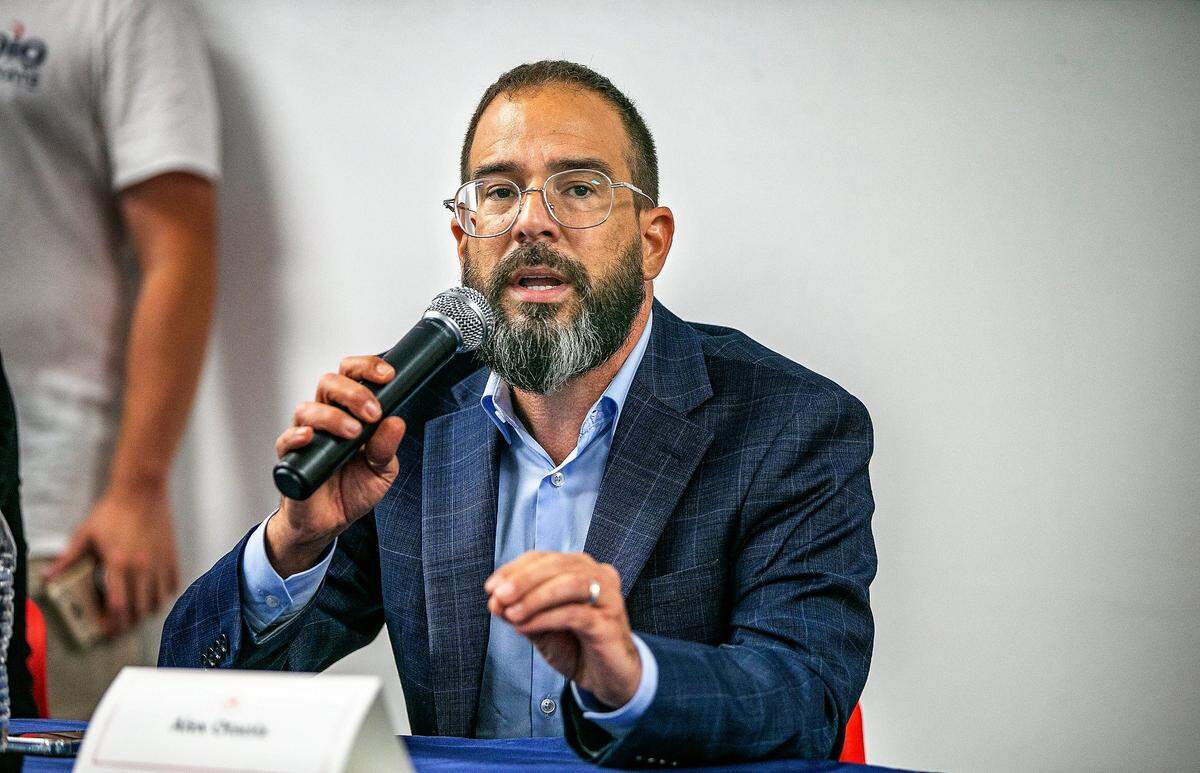 El presentador de YouTube Alexander Otaola es candidato a la alcaldía del Condado Miami-Dade en 2024.