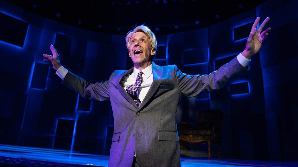 Mike Iveson in ‘Elián.’