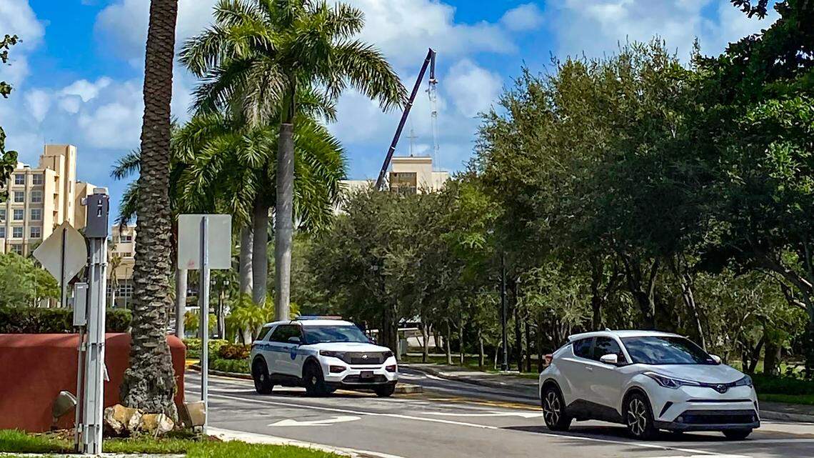A crane collapse Saturday afternoon at Coconut Grove’s HCA Florida Mercy Hospital left one person person and four others injured, Aug. 26, 2023.