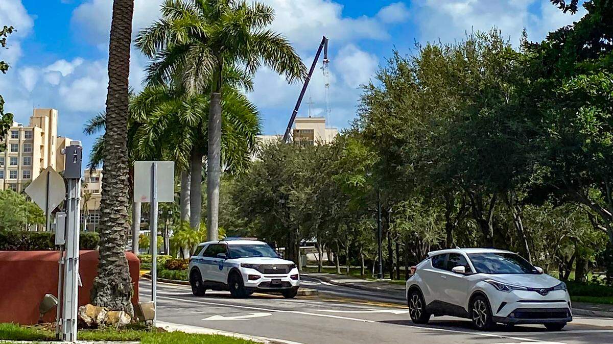 A crane collapse Saturday afternoon at Coconut Grove’s HCA Florida Mercy Hospital left one person person and four others injured, Aug. 26, 2023.