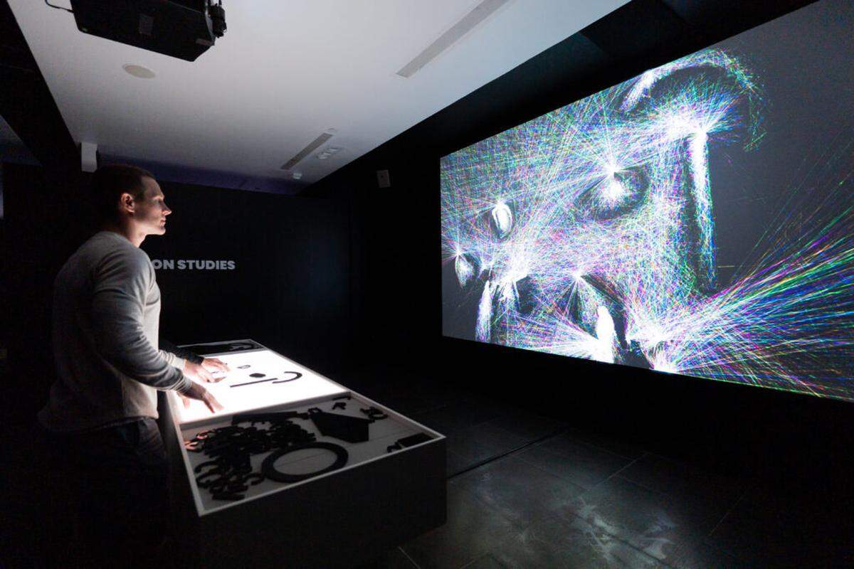 “Reflection Studies” is an interactive work based on software explorations of light behavior.