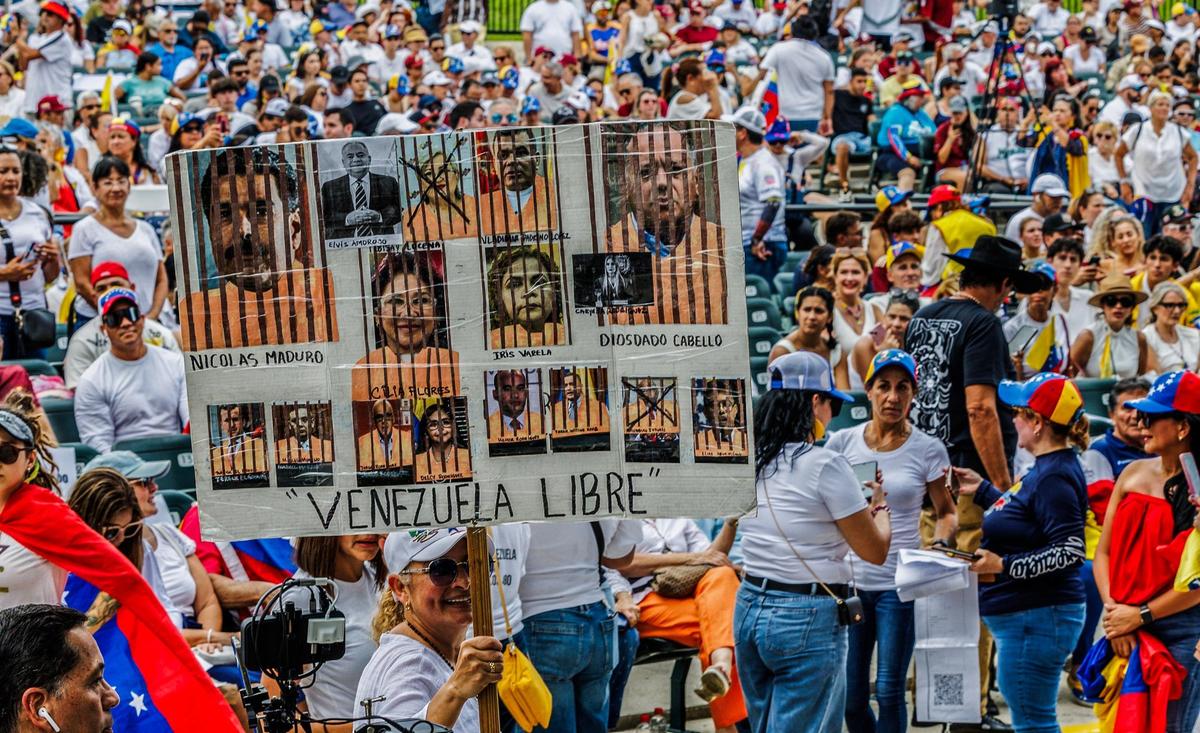 Thousands of exiled Venezuelans living in South Florida protested alongside their brothers and sisters in Venezuela as tensions in Venezuela continue to rise after Nicolás Maduro refused to recognized that Edmundo González Urrutia won the most votes in the form of more than two-thirds of the tally sheets that each electronic voting machine printed after polls closed, at Bayfront Park in Miami, on Saturday August 17, 2024.