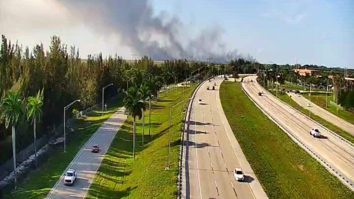 A small brush fire sparked Sunday evening in Broward County, west of Tamarac.