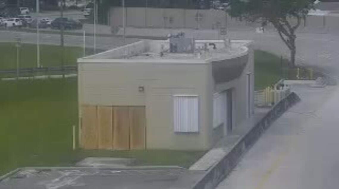Miami teen killed after smashing hole in Florida Department of Transportation building