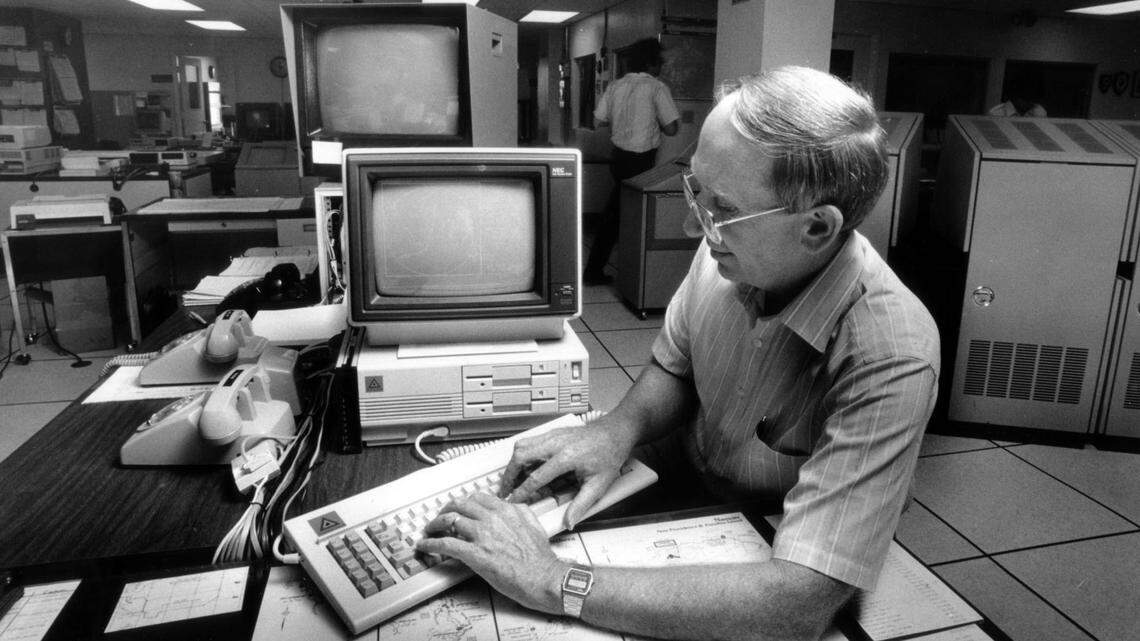Ray Biedinger, the meteorologist who correctly predicted snow would fall in Miami on January 19, 1977 is shown in 1988.