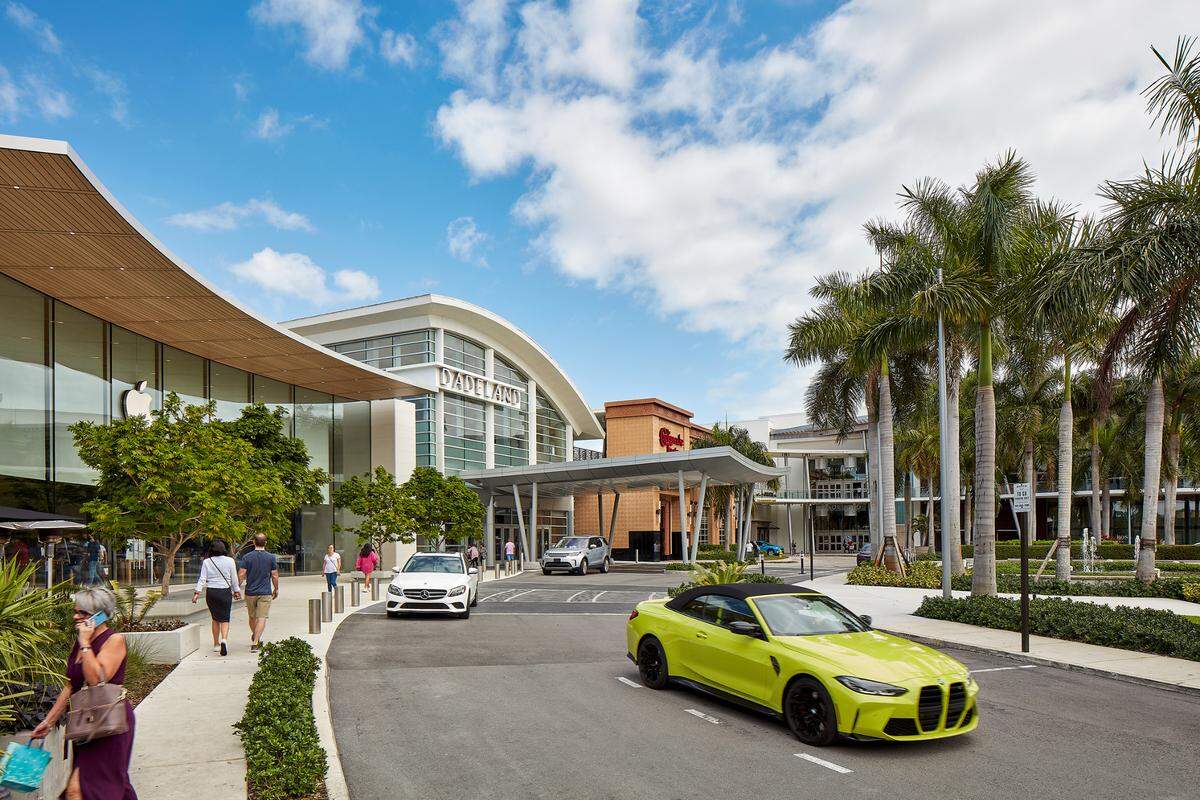 Dadeland Mall on Kendall Drive. The Apple Store, Cheesecake Factory entrance.