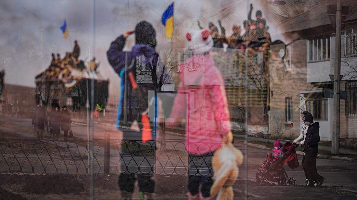 5 things to know about Ukrainians as Russia continues to invade Ukraine and approaches its capital Kyiv. Are Ukrainians Russian? What language is spoken & more.