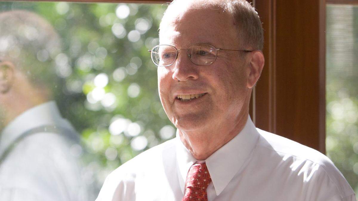 Sidney Lawrence “Larry” Kahn, founder of Lowell Homes, in a family photo taken in 2009.