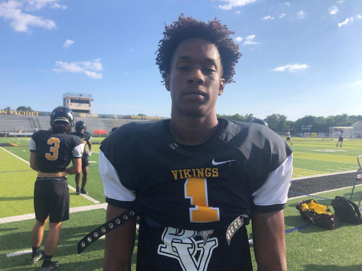 Chris Graves has emerged as one of the top cornerbacks in Florida and the Fort Myers Bishop Verot defensive back has Miami on his short list of favorites.