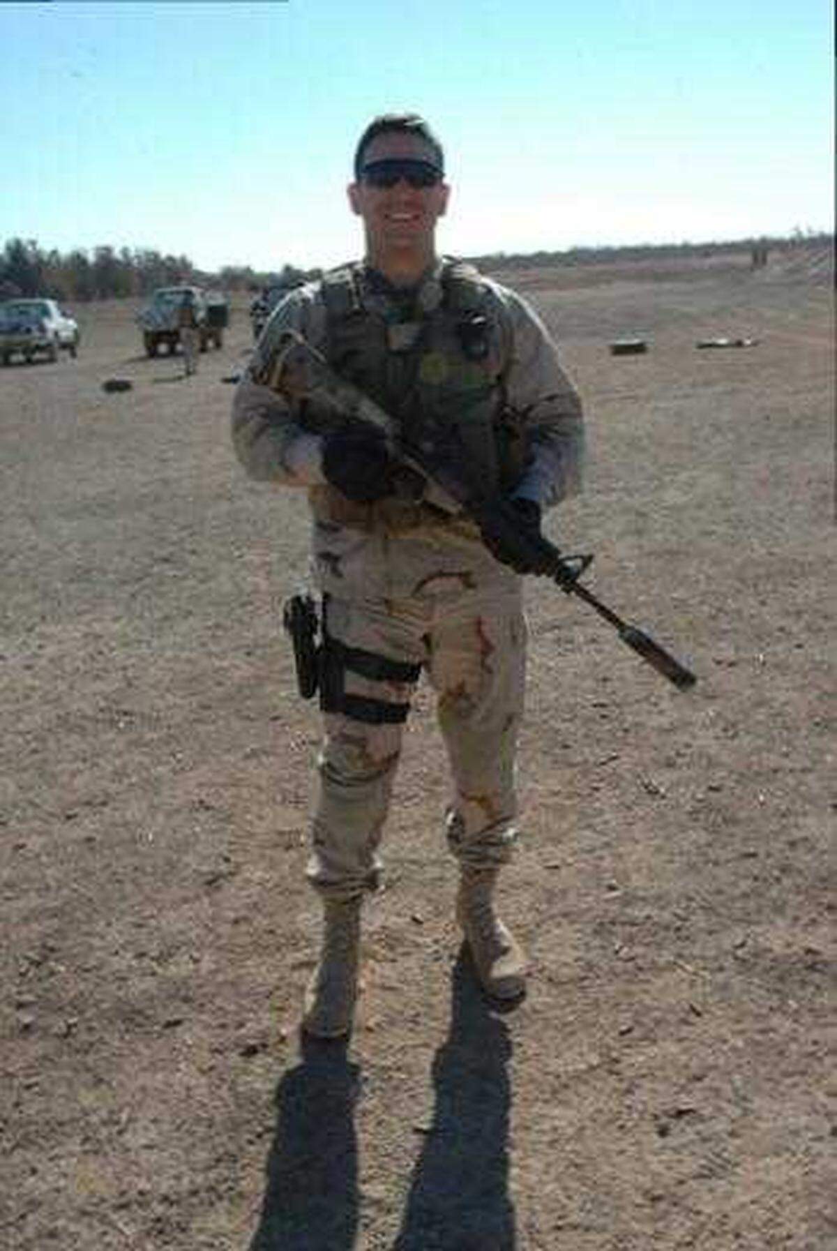 During the 2007 surge of U.S. troops in Iraq, DeSantis served as a senior legal adviser to a SEAL commander in Fallujah.