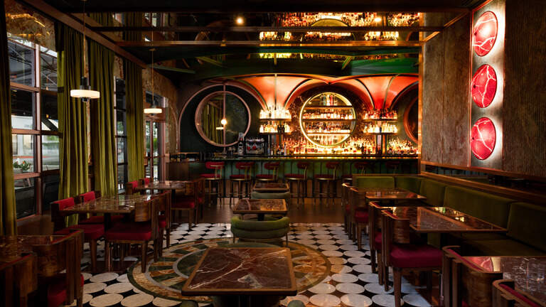 El restaurante Flight West de Nueva York abre en South Miami: cocina a fuego vivo y un destacado programa de whiskey