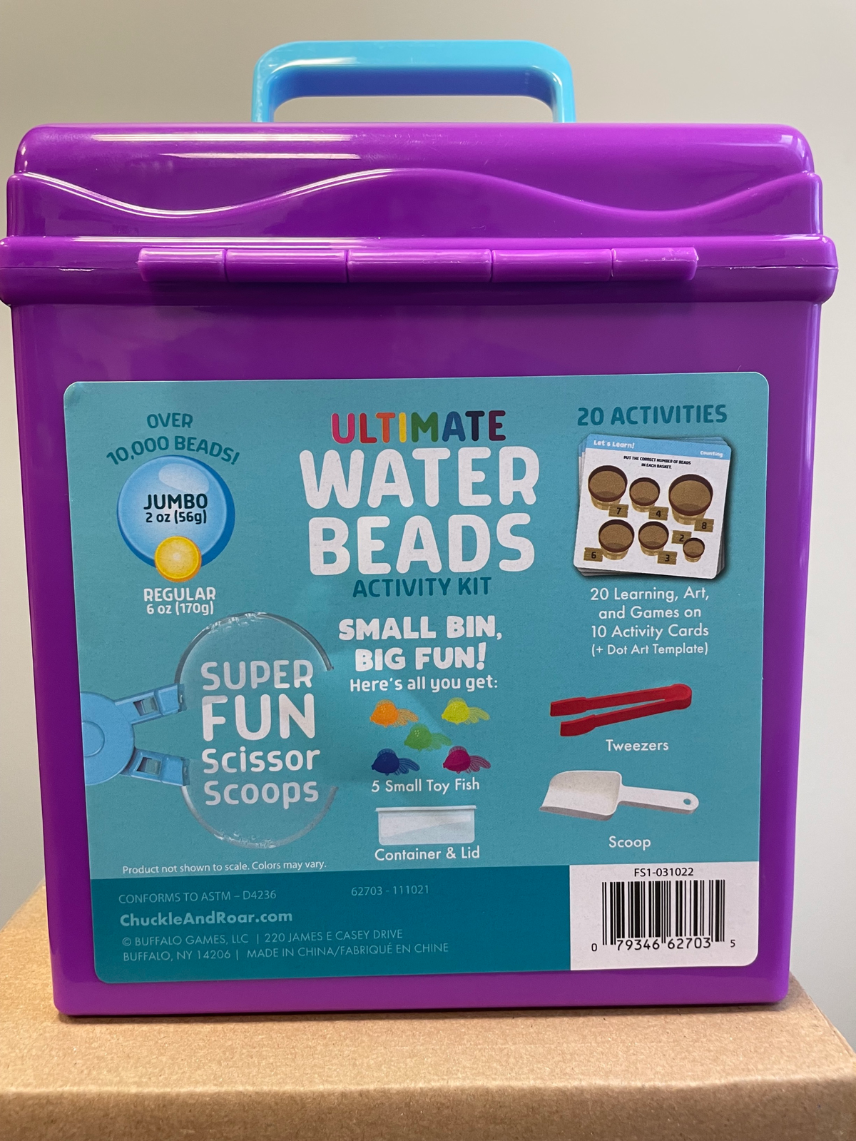 The back of the Chuckle & Roar Ultimate Water Beads Kit with the UPC code on the lower right corner.