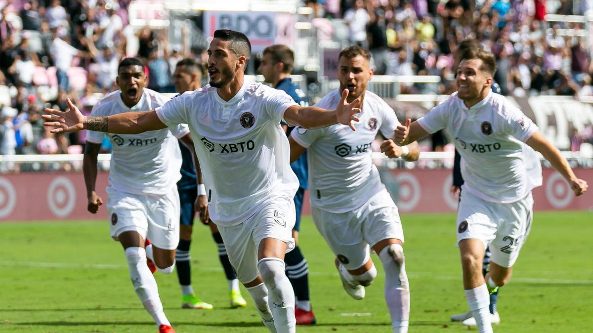 El defensor del Inter Miami Nicolás Figal (5) celebra después de anotar un gol contra el New York City FC en el último partido de la temporada 2021 en el DRV PNK Stadium, el sábado 30 de octubre.