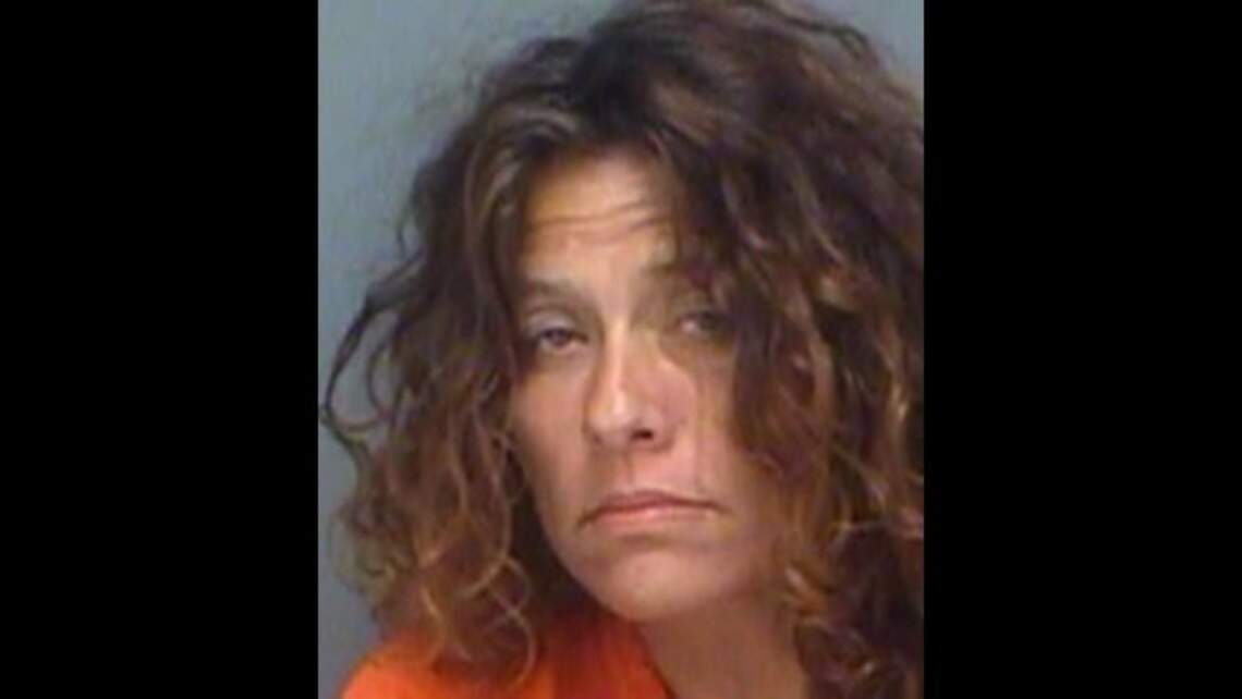 ‘Giant spider’ leads Florida woman to strip naked and run through a park