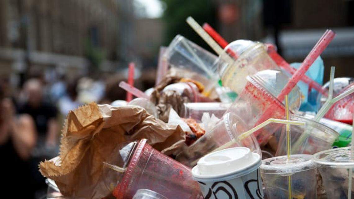 Two Florida lawmakers want to allow municipalities to ban single-use plastics, which, under state statute, they are prohibited from doing.