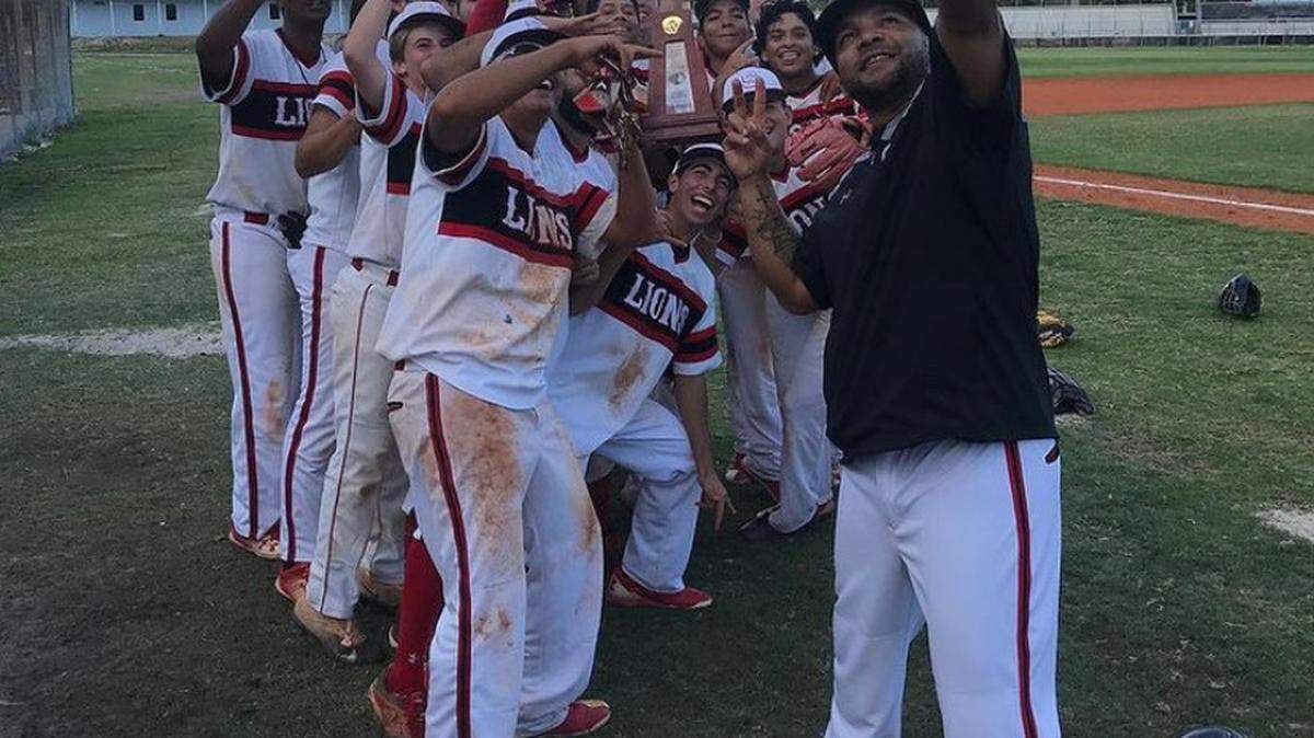 Coach Alex Gonzalez wins a district title in his first year as an assistant in 2018 with a 3-2 victory.