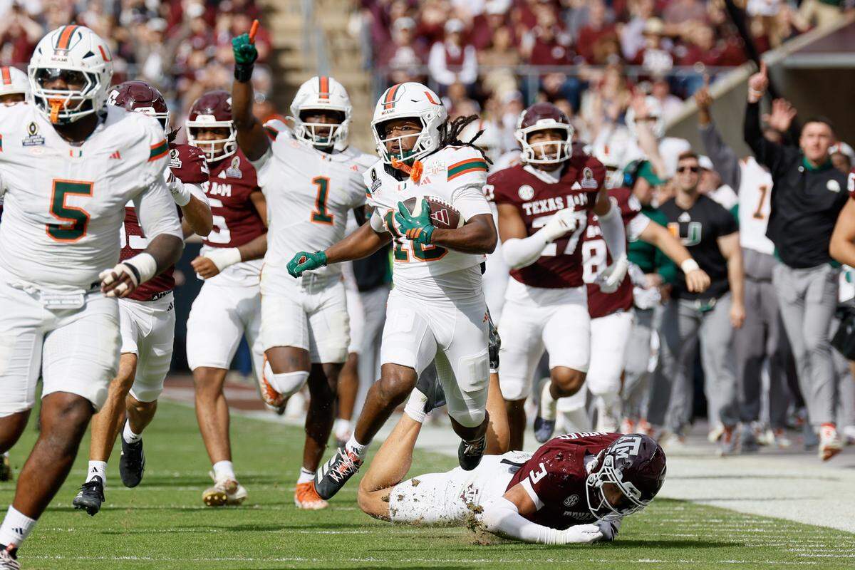 Miami Hurricanes wide receiver Malachi Toney (10) on a punt return in the second quarter of the first round of the 2025 College Football Playoff against the Texas A&M Aggies at Kyle Field at College Station, Texas, on Saturday, December 20, 2025.