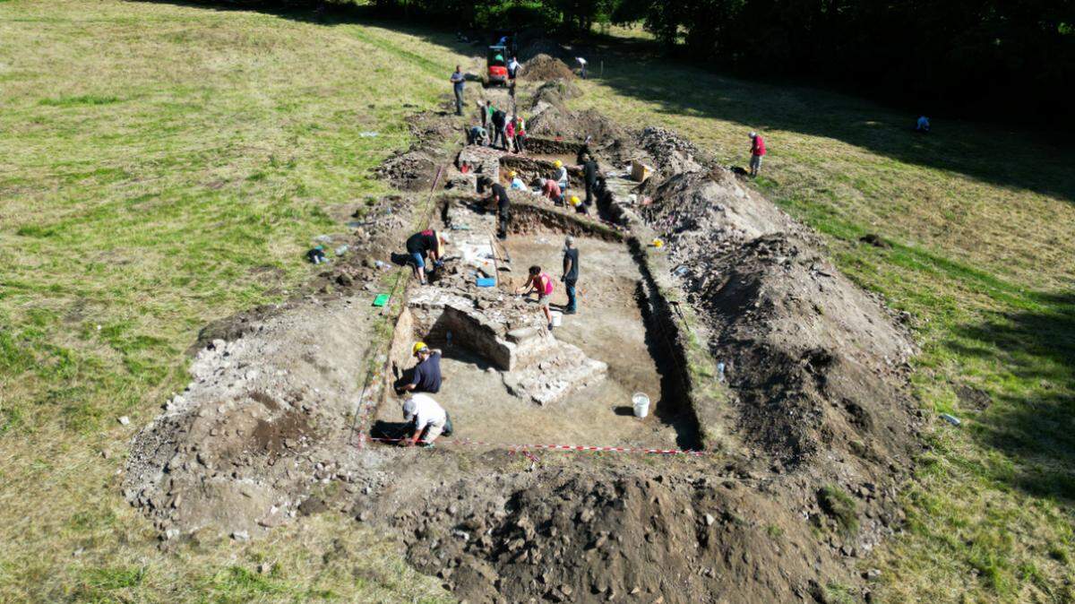 The coins were found at Himmelpforte monastery in Germany, which was looted by rebel farmers in 1525, experts said.