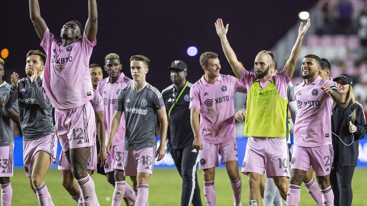 Inter Miami forward Gonzalo Higuaín (10), who scored two goals, celebrates with his teammates after they defeated Orlando City 4-1 on Wednesday at DRV PNK Stadium.