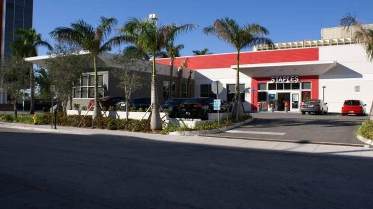 Staples leases the 2121 Biscayne Blvd. store