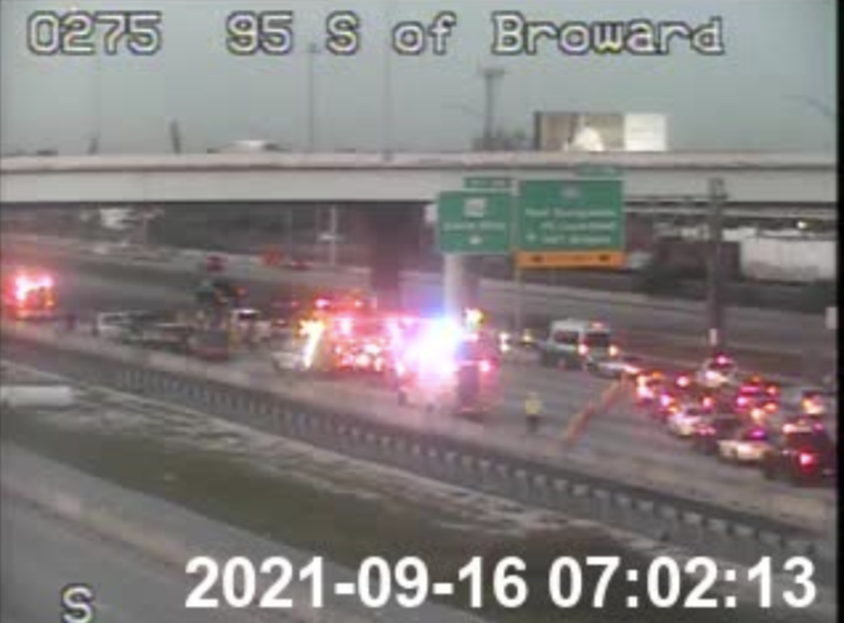 A crash involving six cars on Interstate 95 has sent rush hour traffic into a gridlock early Thursday in Broward County.