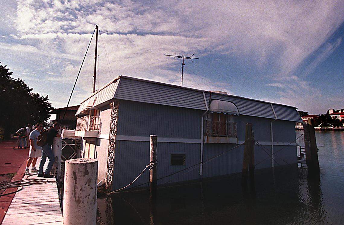 The houseboat in Miami Beach where Andrew Cunanan, Gianni Versace’s killer, was found dead on July 23, 1997, eight days after Versace was shot to death on the steps of his Ocean Drive mansion. When this photo was taken on Dec. 22, 1997, the houseboat was sinking.