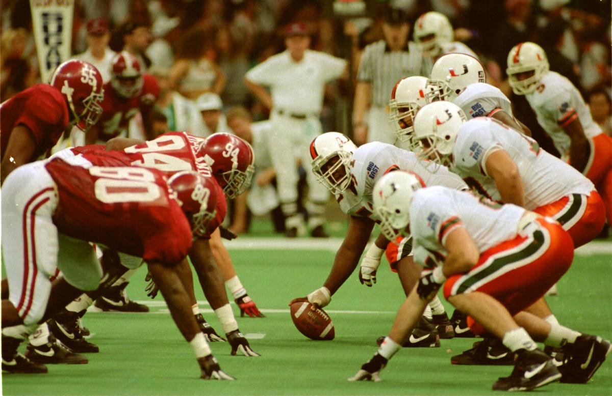 1 JAN 1993: THE UNIVERSITY OF ALABAMA AND THE UNIVERSITY OF MIAMI SQUARE OFF IN THE 1993 SUGAR BOWL IN THE SUPERDOME IN NEW ORLEANS, LOUISIANA. THE CRIMSON TIDE DEFEATED THE HURRICANES 34-13. MandatoryCredit: Tim Defrisco/ALLSPORT