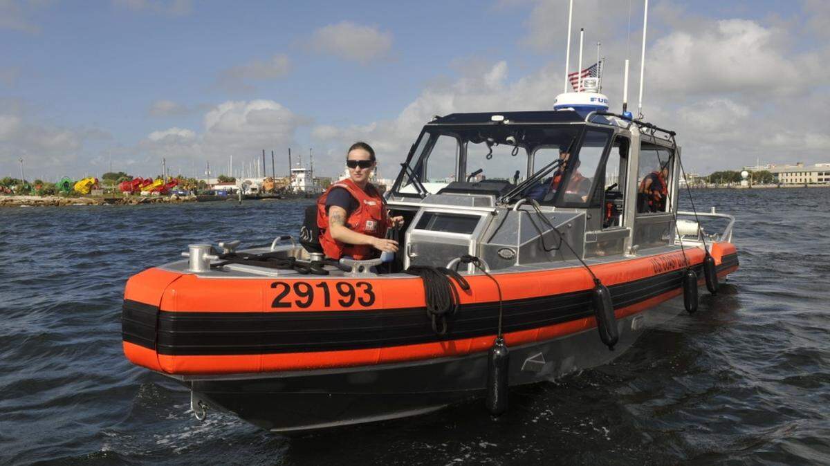 Officers stationed at the U.S. Coast Guard’s Fort Myers Beach station intercepted the illegal charter using a 29-foot response boat like the one pictured above.