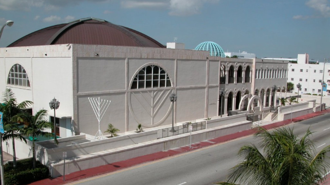 Jewish leaders in Florida plead amid coronavirus: Don’t come here for Passover