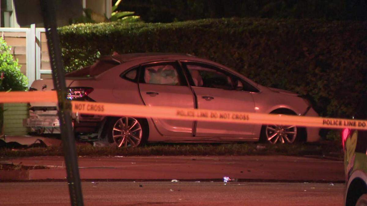 A Miami Beach armed robbery that happened earlier in the week turned into a police chase and ended with a crash that killed the suspected getaway driver and injured a Miami-Dade officer on Tuesday, Oct. 31, 2023, authorities say.