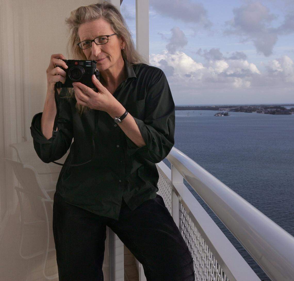 In 2006, a photo of superstar photographer Annie Leibovitz, who released a new photo book, and seen on the balcony of her Mandarin Oriental hotel room.