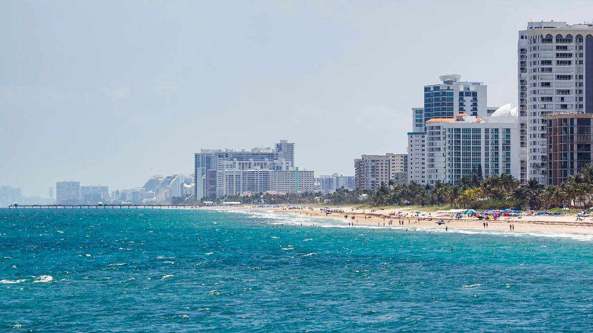 South Florida home sales tumbled last year, causing some real estate experts to expect falling prices by later this year. Above: Pompano Beach, Florida, on April 26, 2021.