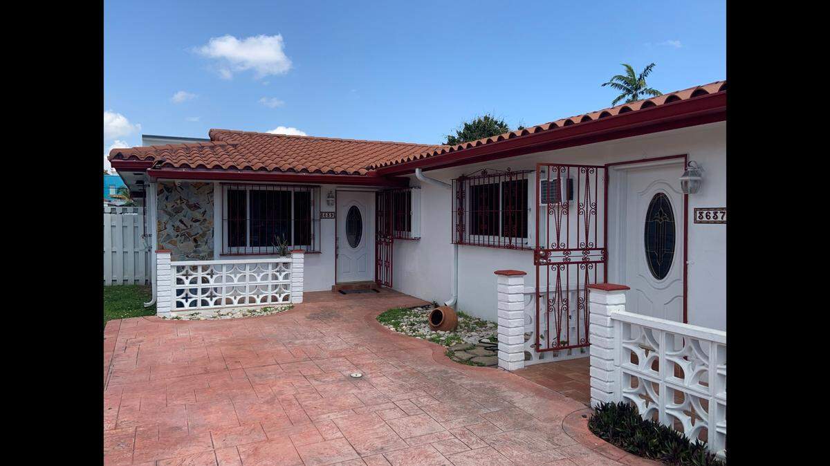 Miami police are investigating the death of Ahmonique Miller at 3637 SW Fourth St., which was being used as Keyla’s Recovery House. The address on the right, 3639 SW Fourth St., was used by Keyla Oliver for K&L Global Express and another address on Keyla’s Services.