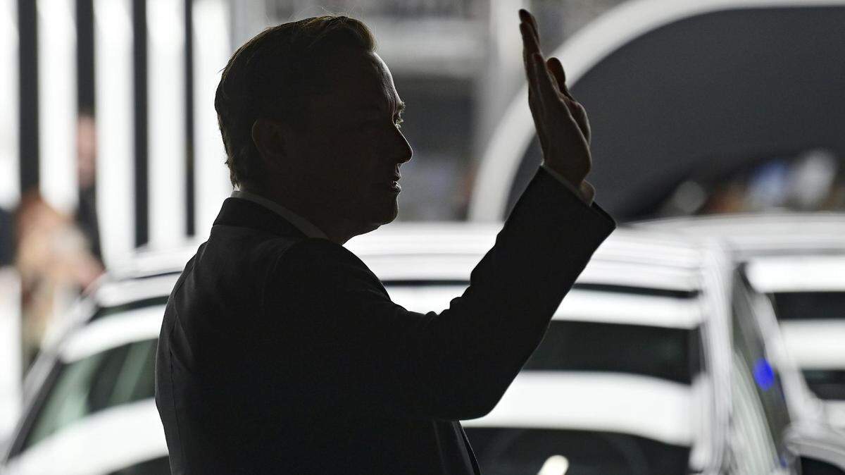 Tesla founder Elon Musk says he is leaving Democratic Party.