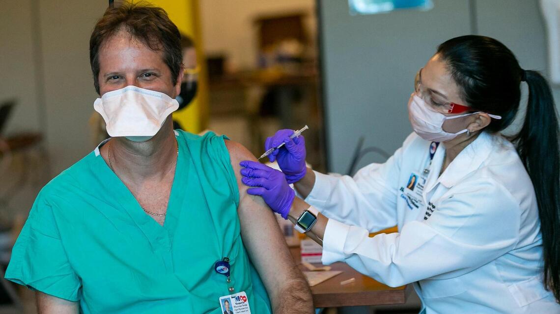 ‘A new ray of hope.’ First South Florida hospital workers get vaccinated in Broward.