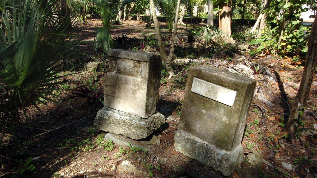 File photo from June 9, 2006, shows old grave markers at the historical Pinewood Cemetery on Erwin Road in South Miami.