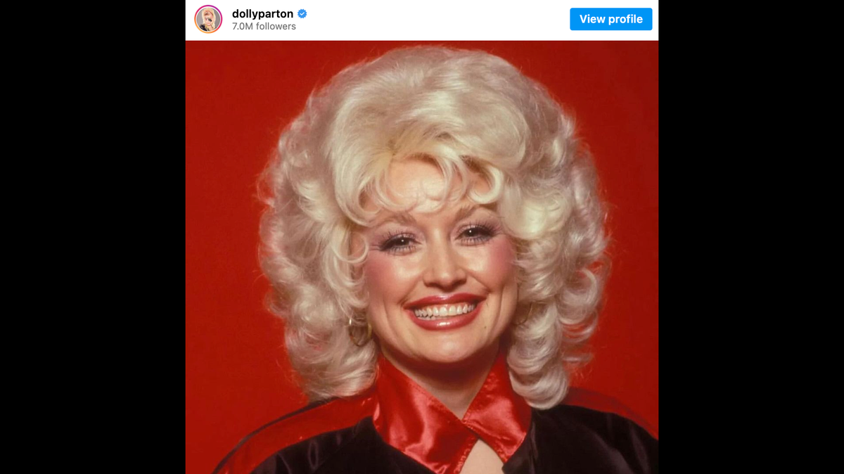 Dolly Parton is known for many things: her iconic looks, her mesmerizing voice and her incredibly generous heart — but also her scrambled eggs?