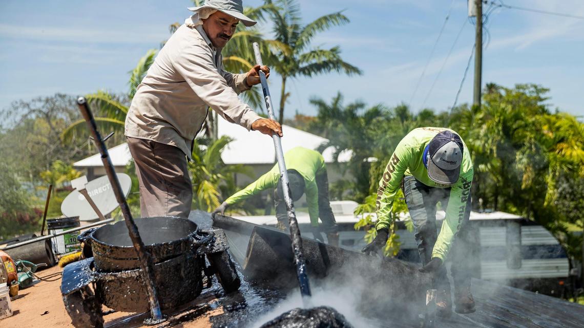 In Florida, the heat can kill. But there are no laws to protect its many outdoor workers