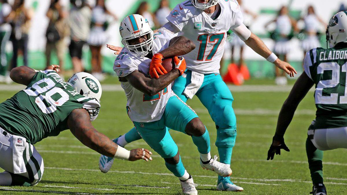 Frank Gore came up huge in the late stages of the Dolphins’ Week 2 win over the Jets.