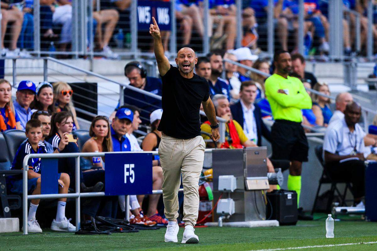 Jul 16, 2025; Cincinnati, Ohio, USA; Inter Miami CF head coach Javier Mascherano yells to his team during the first half against FC Cincinnati at TQL Stadium. Mandatory Credit: Katie Stratman-Imagn Images