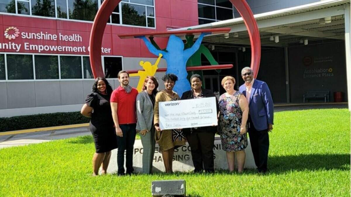 From left, Alica Brown, Urban League of Broward County; Giovanni Castro, Verizon; Beth Bailey, Verizon; Dr. Germaine Smith-Baugh, Urban League of Broward County; Merdochey LaFrance, Verizon; Sandra Juliachs, Bank of America/Urban League Board of Directors; and Einstein Hibbert, Verizon