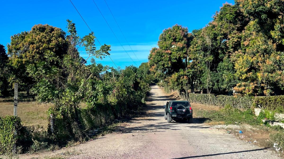Mientras Haití sigue sumida en el caos, la región rural del noreste del país es uno de los pocos lugares que permanece relativamente en calma. Aun así, la zona sigue siendo inestable mientras las fábricas despiden empleados y la economía y la situación humanitaria siguen empeorando.