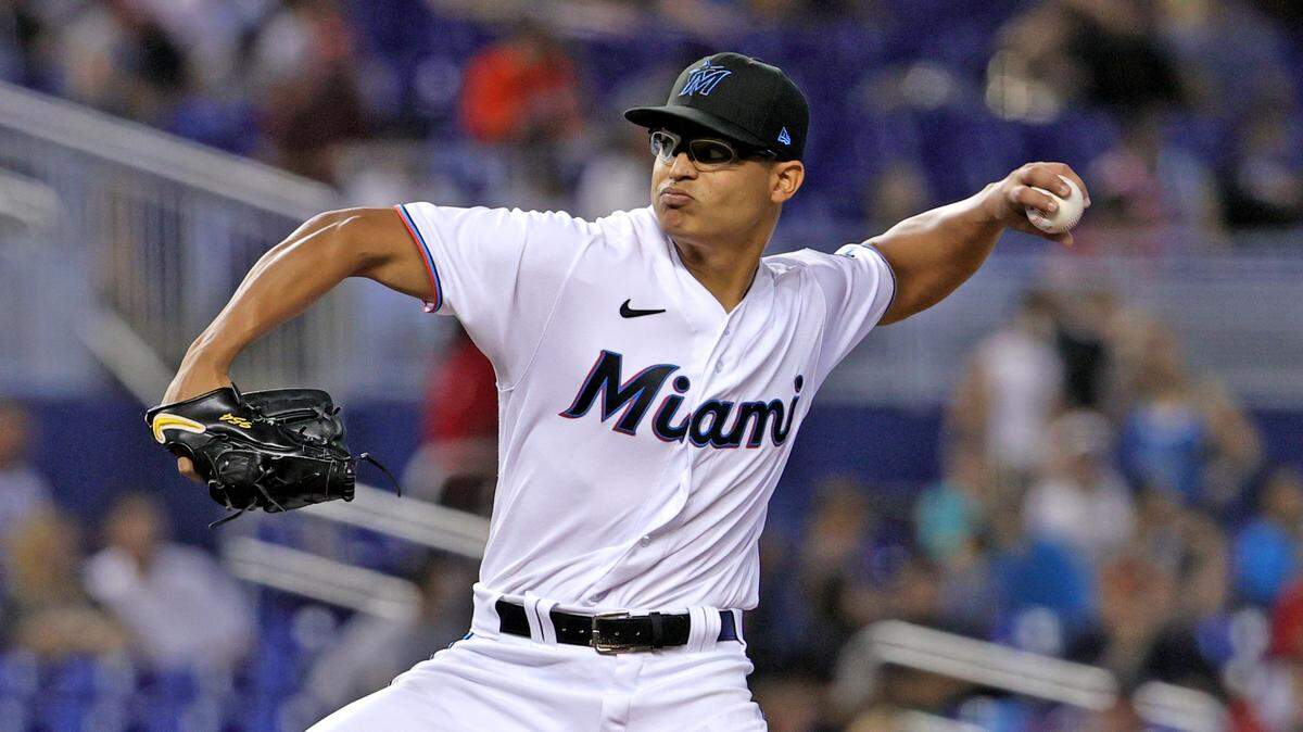 Miami Marlins pitcher Jesús Luzardo (44) pitches against the Cincinnati Reds during the first inning of their baseball game against the Cincinnati Reds at loanDepot park on Sunday, August 29, 2021 in Miami, Florida.