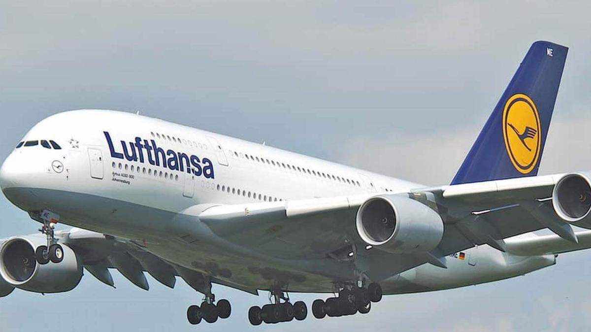 An airborne Lufthansa jet.