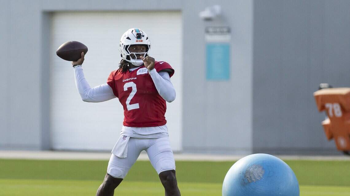 QB Malik Willis, RB De’Von Achane highlight list of Dolphins ‘26 captains